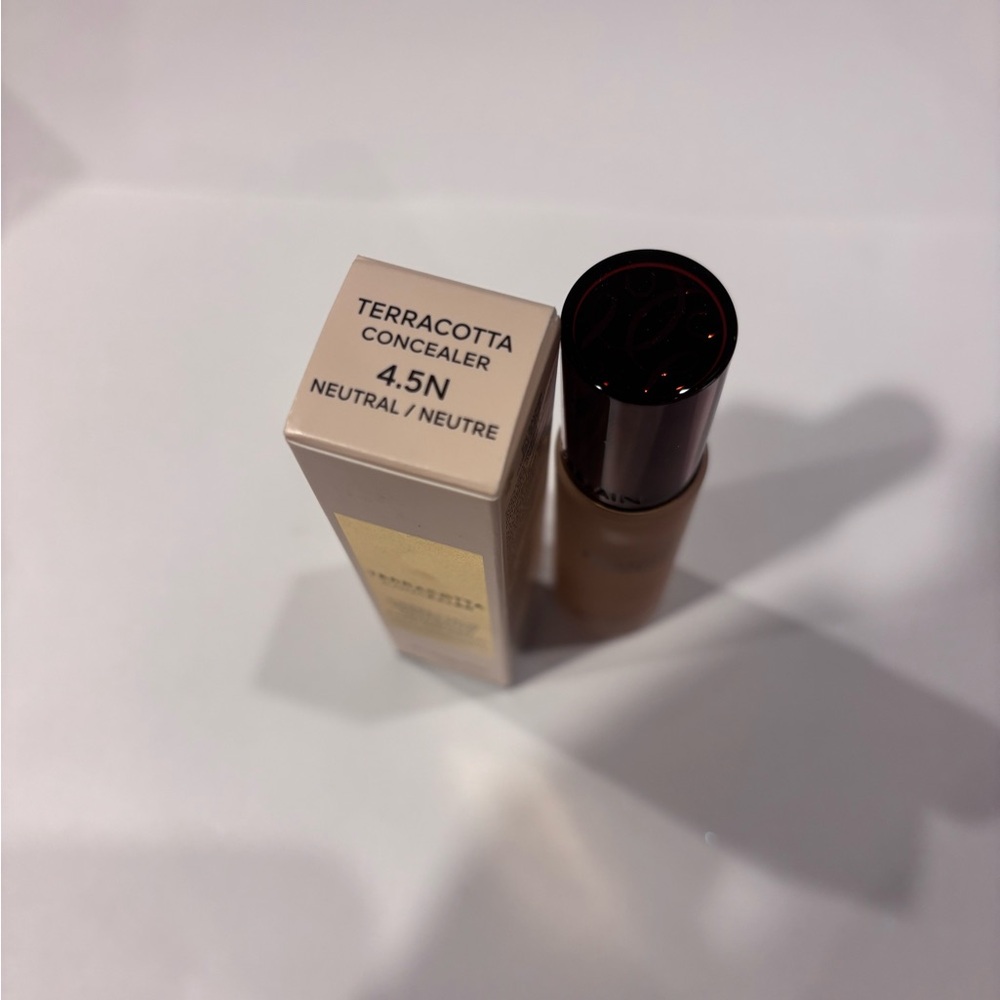 Guerlain - Picture 2 of 3